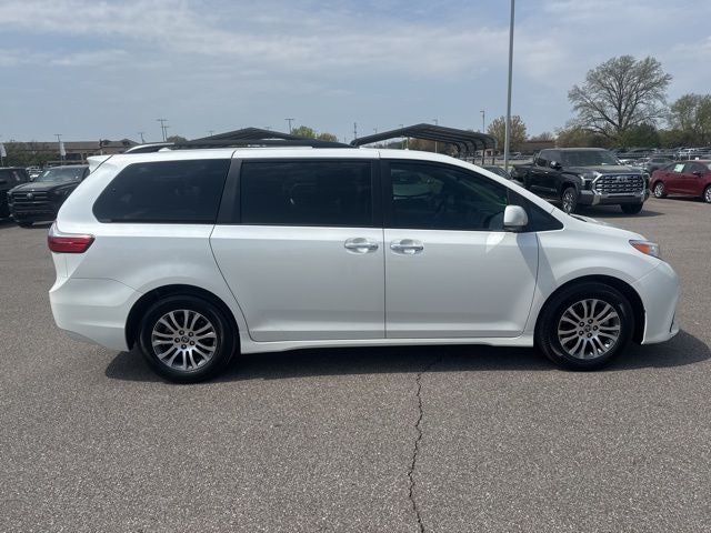 2020 Toyota Sienna Base