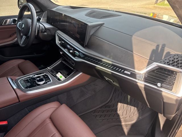 2025 BMW X5 M60i