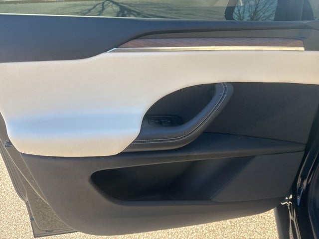 2022 Tesla Model X Base