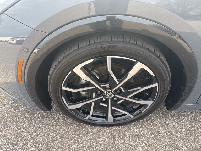 2025 Toyota Prius Plug-In Hybrid XSE Premium