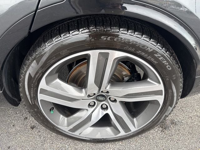 2024 Land Rover Discovery Metropolitan Edition