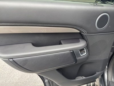 2024 Land Rover Discovery Metropolitan Edition