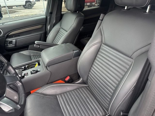2024 Land Rover Discovery Metropolitan Edition