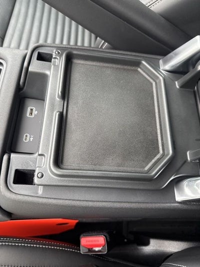 2024 Land Rover Discovery Metropolitan Edition