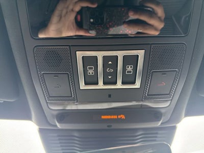 2024 Land Rover Discovery Metropolitan Edition
