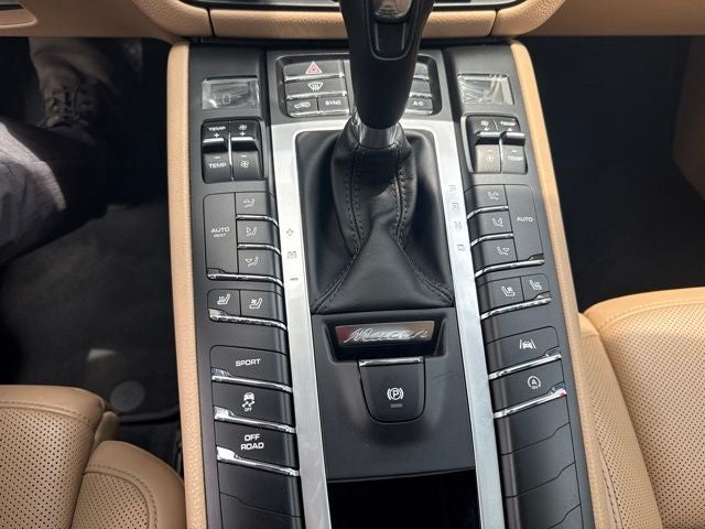 2020 Porsche Macan Base