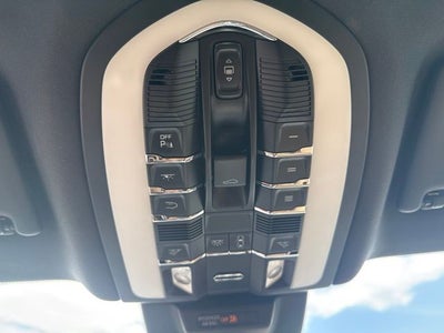2020 Porsche Macan Base
