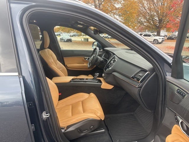 2022 Volvo XC90 T6 Inscription