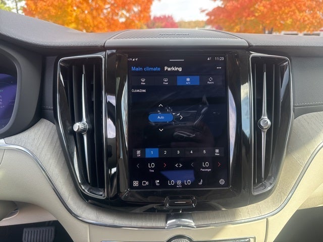 2023 Volvo XC60 Recharge Plug-In Hybrid Ultimate